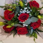 RAMO 6 ROSAS Y FERRERO X3 UN. (COLORES SEGÚN  DISPONIBILIDAD )