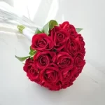 RAMO DE NOVIA DE ROSAS ROJAS